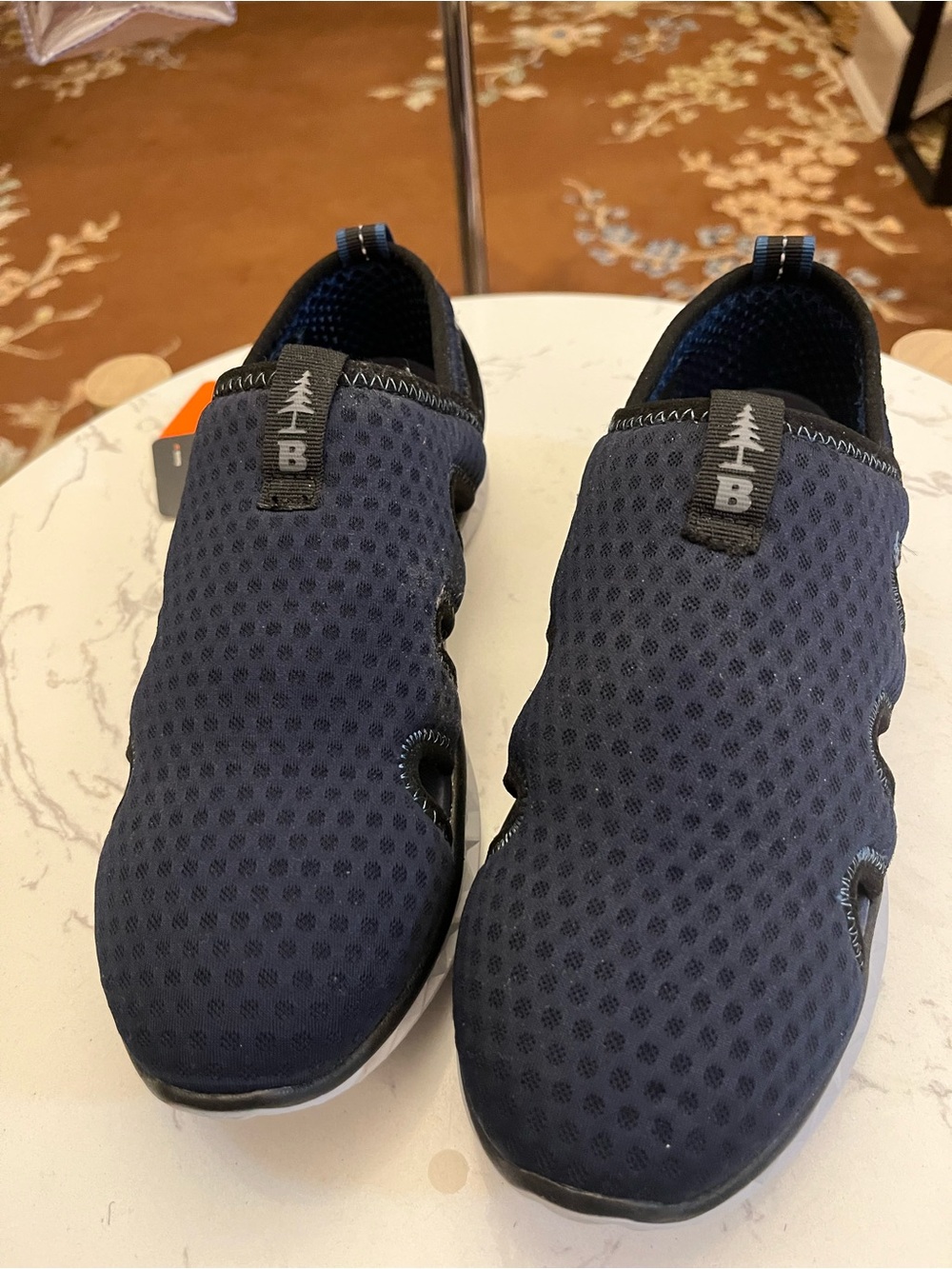reathable Womens Slip-On Sneakers